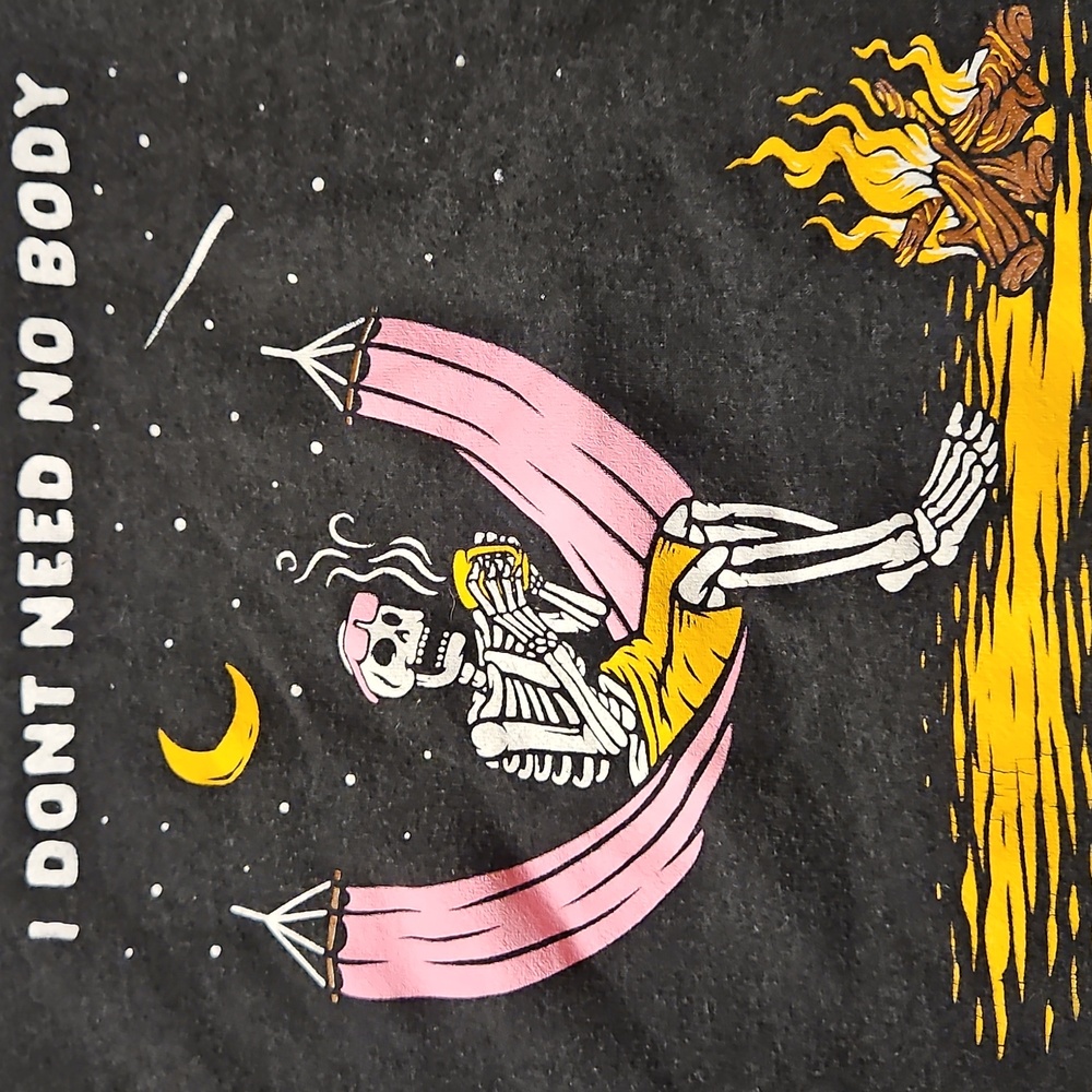 Skeleton I Dont Need No Body Womens Medium Sweatshirt